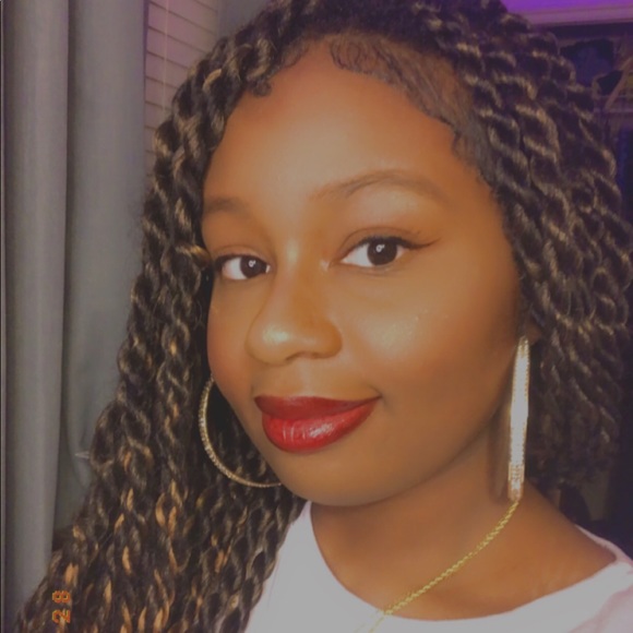 ๐Meet Your Posher, Jami๐ - Picture 3 of 16